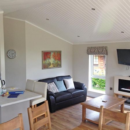 Langmere Lakes Lodges Hainford المظهر الخارجي الصورة