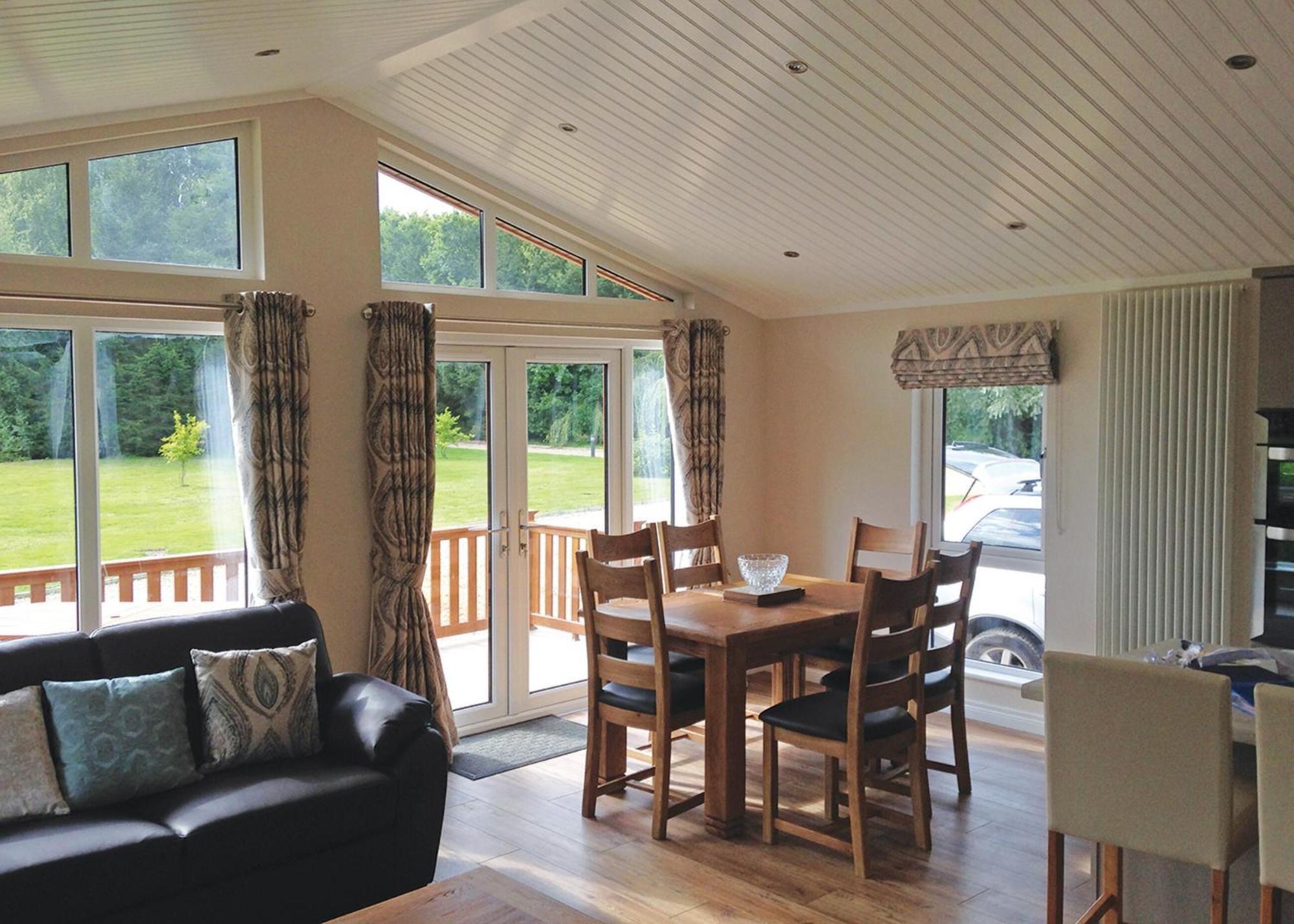 Langmere Lakes Lodges Hainford المظهر الخارجي الصورة